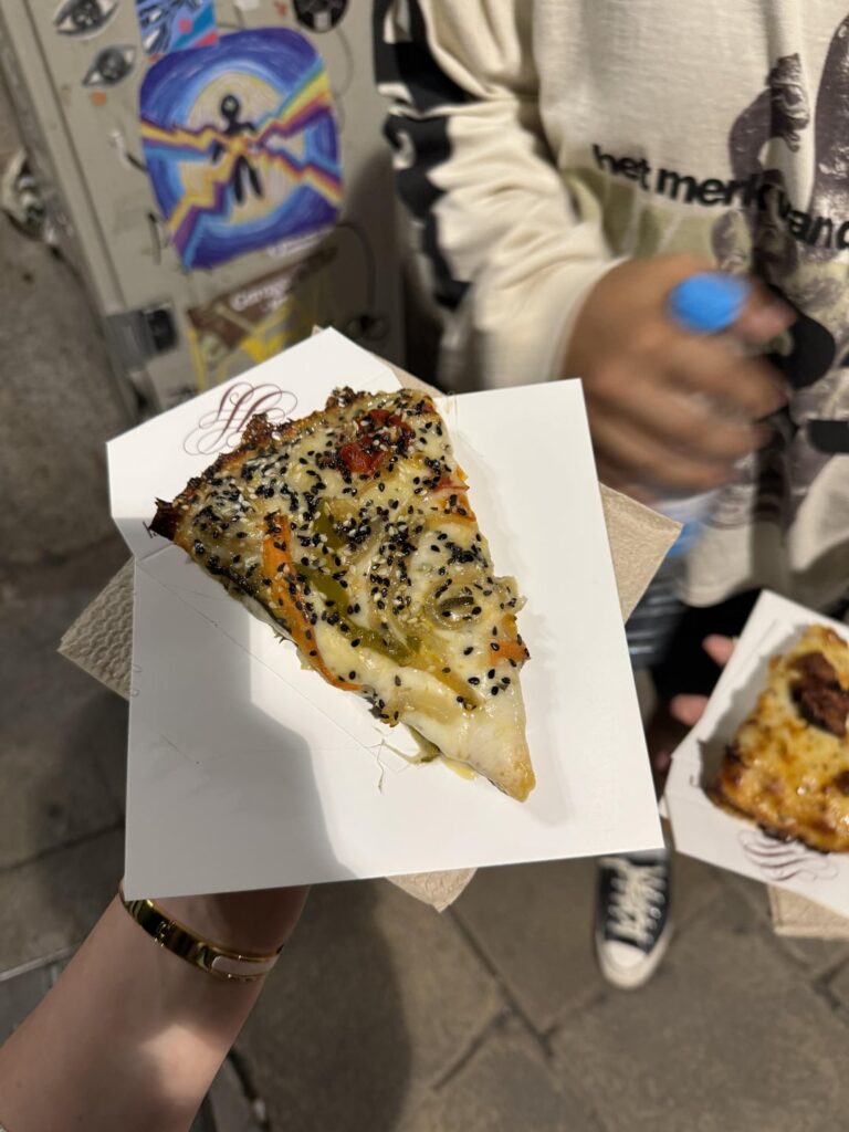 The slice + the location ‘La Pizza del Born’ Barcelona