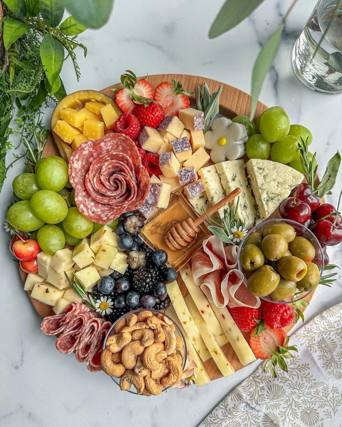 Salami roses & chocolate daisy’s 🌼