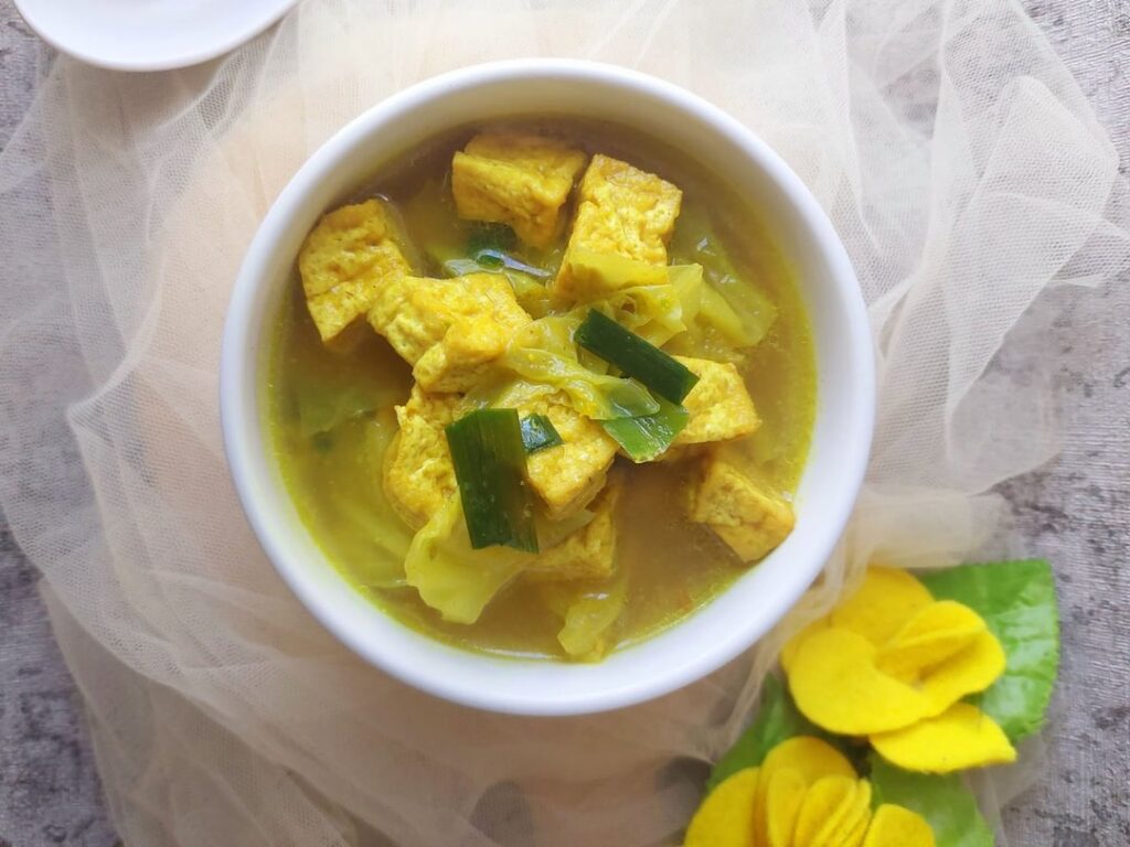 First Time Making Yellow Cabbage Tofu Soup
