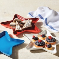 Free Le Creuset Star Serving Platter with $250 purchse