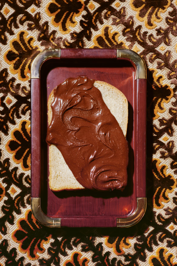 This chocolate-hazelnut spread lasts for a month in the fridge (if you hide it).