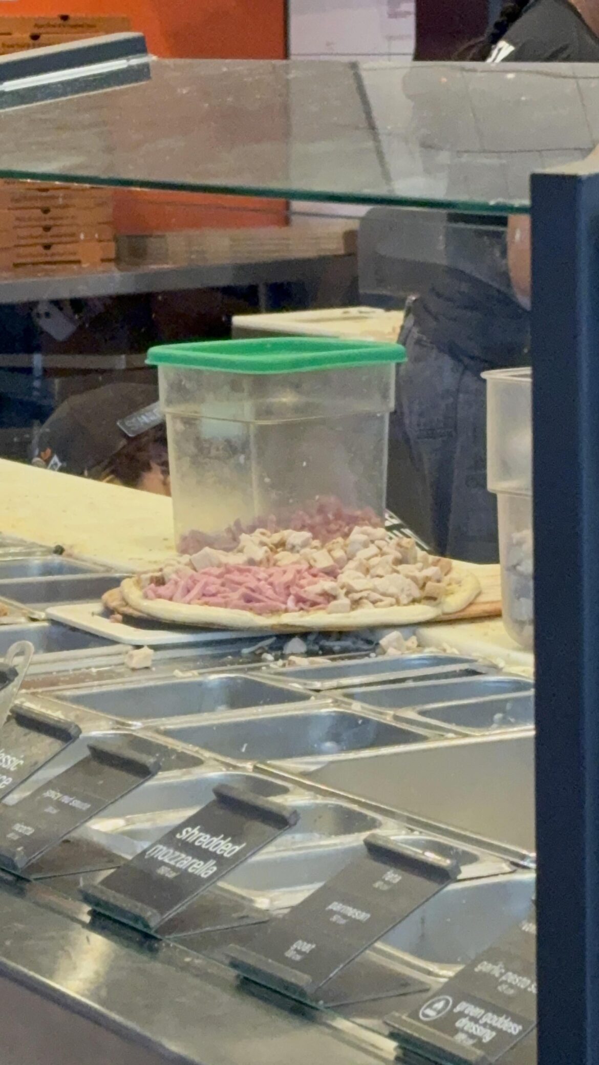 Woman at blaze pizza needs to be arrested