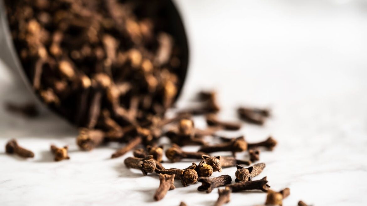 What are cloves good for? A dietitian explains.