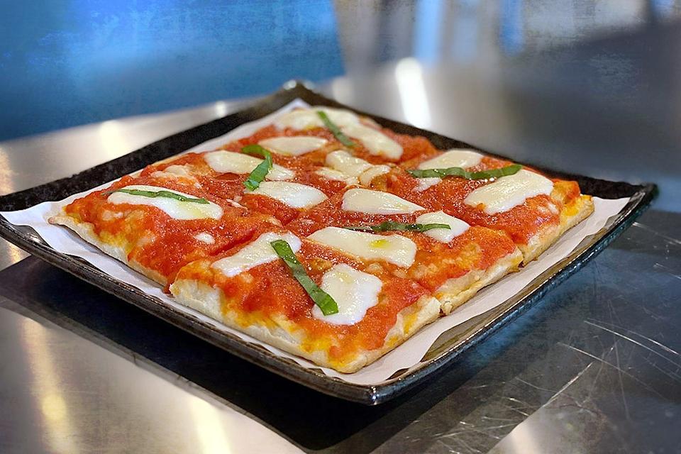 Pizza Margherita.

