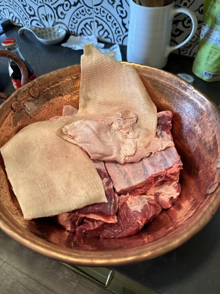 Carnitas—Ayúdame, por favor?