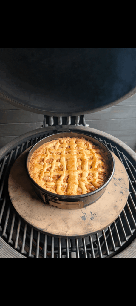Apple pie on the Kamado