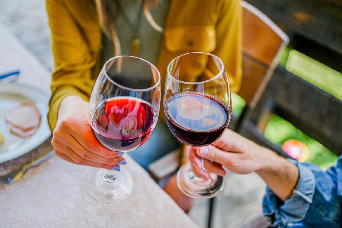 How France’s Two Wine Titans Truly Compare How France’s Two Wine Titans Truly Compare