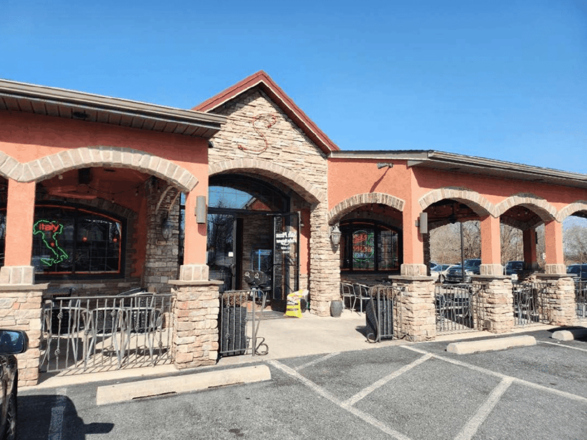 Sal’s Pizza – The Etownian