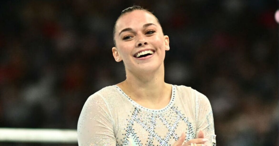 Giorgia Villa’s Cheesiest Posts: Italian Gymnast Sponsored by Parmesan Giorgia Villa’s Cheesiest Posts: Italian Gymnast Sponsored by Parmesan