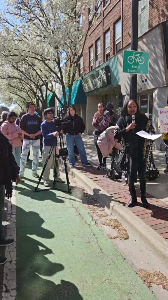 Protest at table to stix ramen after owner threatens customer for not leaving a tip