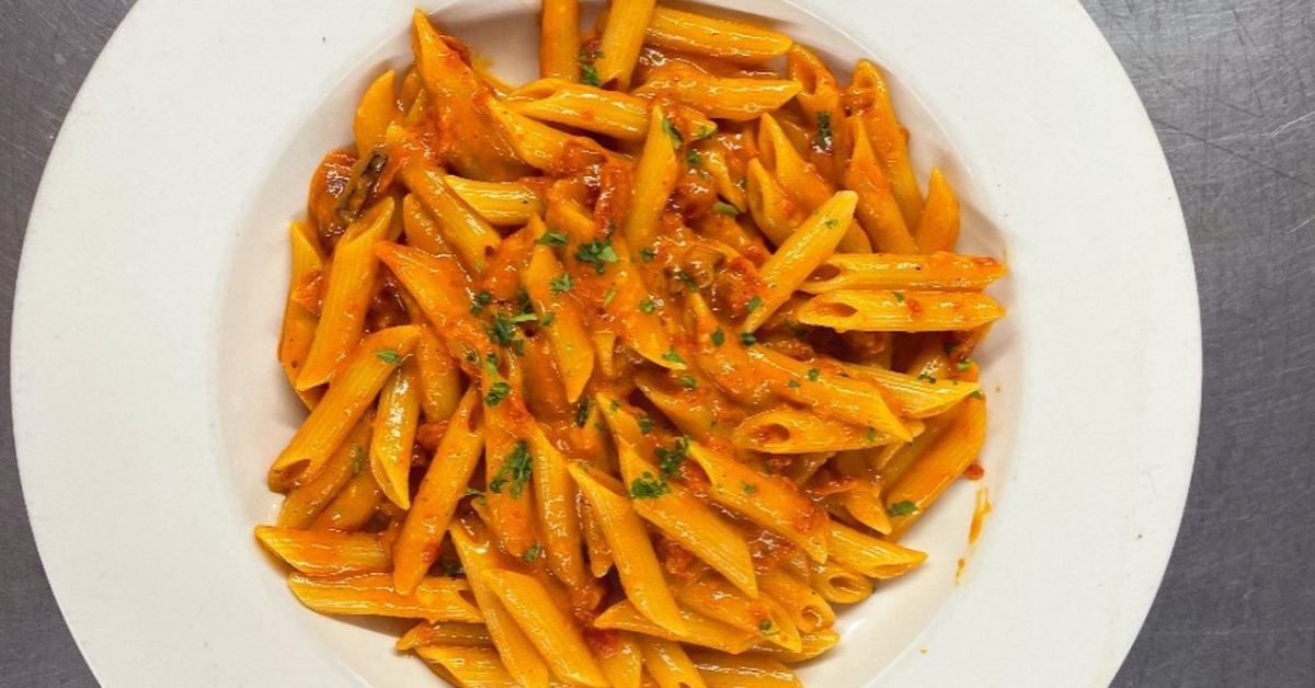 penna paste and tomato sauce