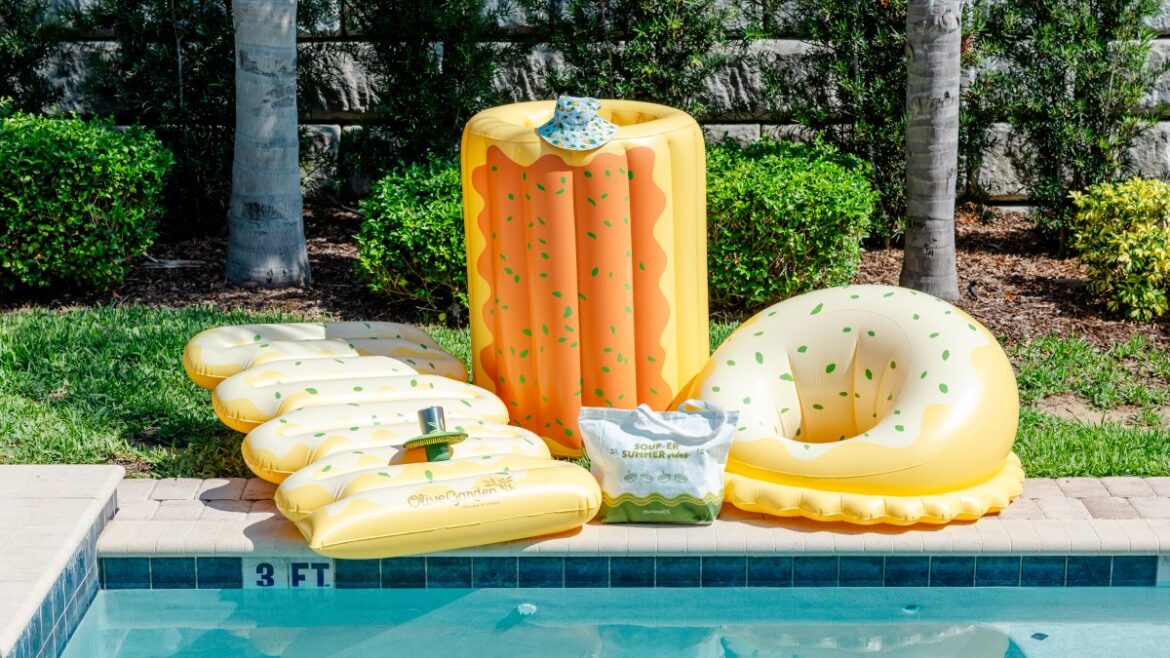 Olive Garden unveils limited-edition pasta-shaped pool floats – NBC Chicago