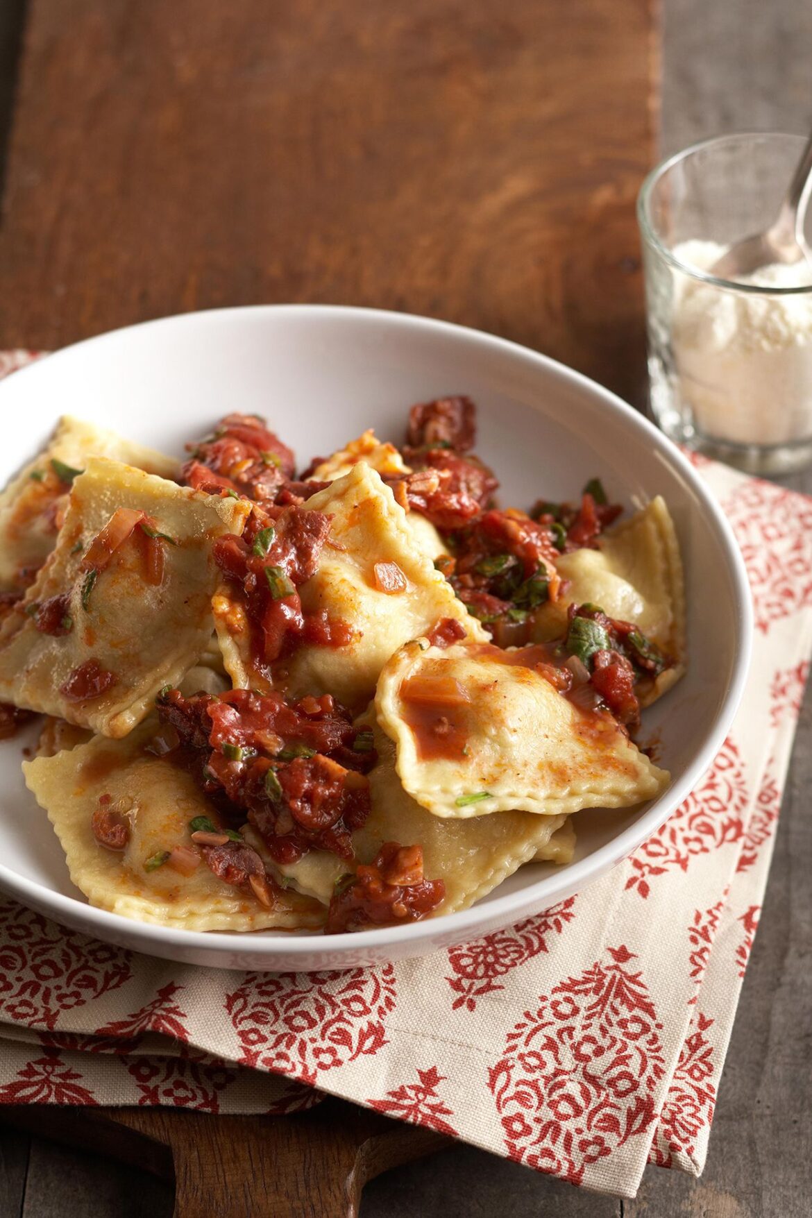 Ravioli Filling Recipes and Pasta Sauce Make for Easy Italian Dinners Ravioli Filling Recipes and Pasta Sauce Make for Easy Italian Dinners