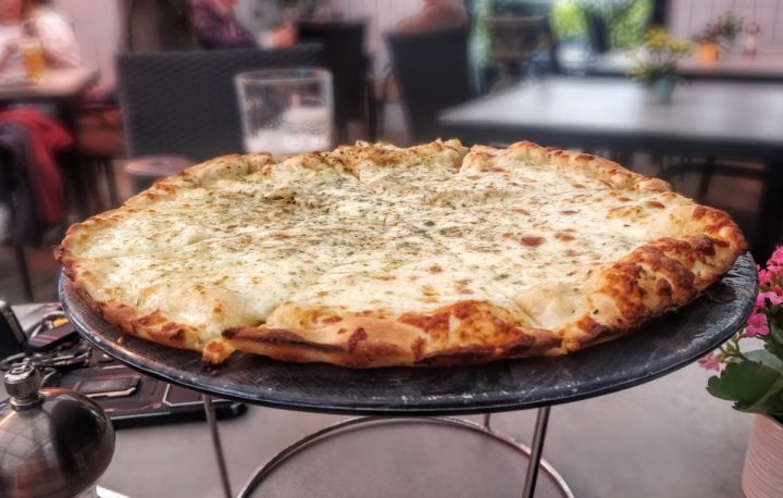 Salvatore's garlic bread