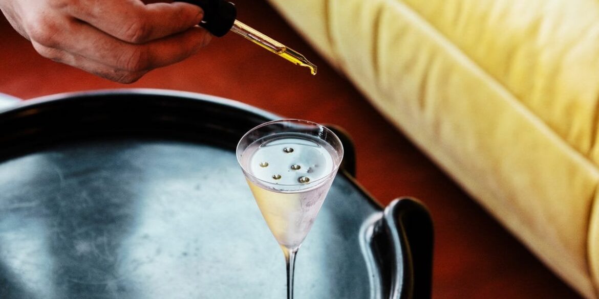 Marie's Crisis and Schmuck are two of the best bars in America right now