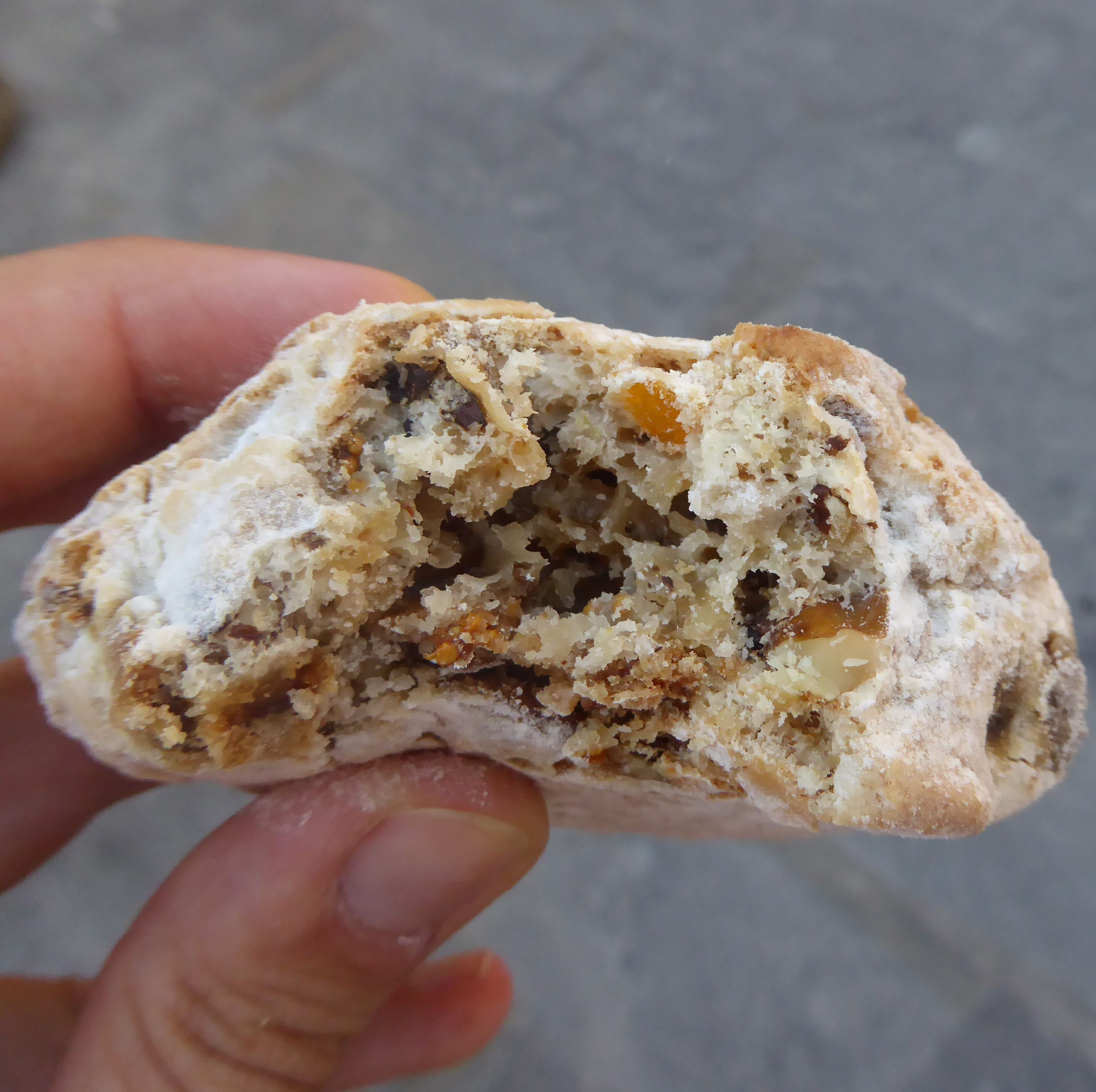 Coriander seed is sometimes used with other spices in <em>cavallucci</em>, a Christmas pastry from central Italy.