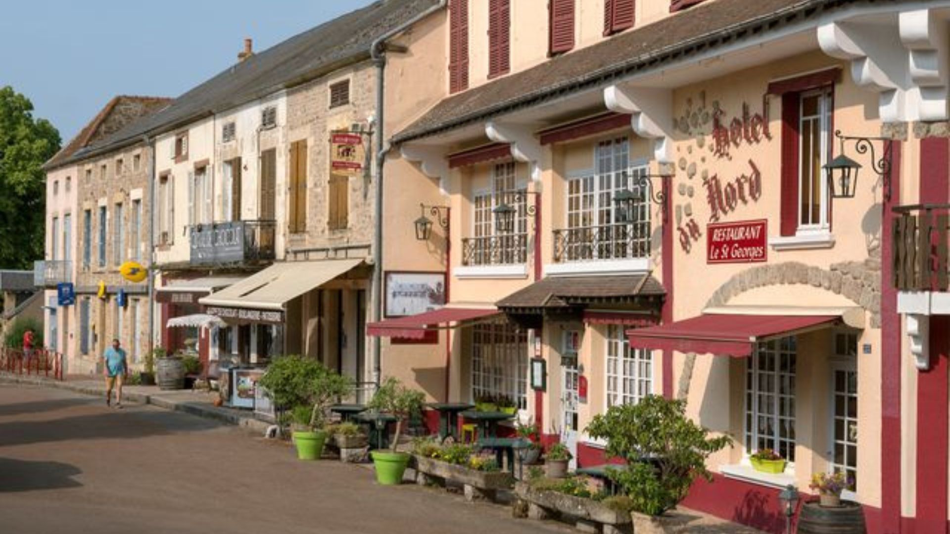 A street in Quarre-les-Tombes