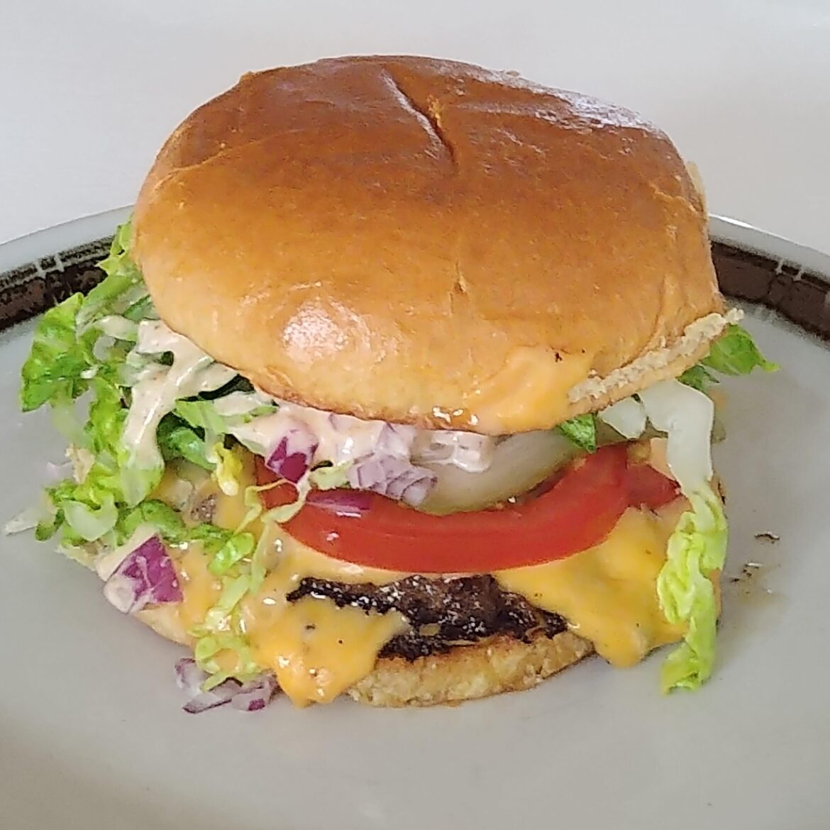 A cheeseburger with personality