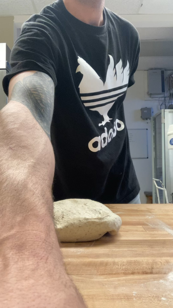 I’ve been shaping my loaves one handed due to shoulder arthRYEtis 😆✌🏽