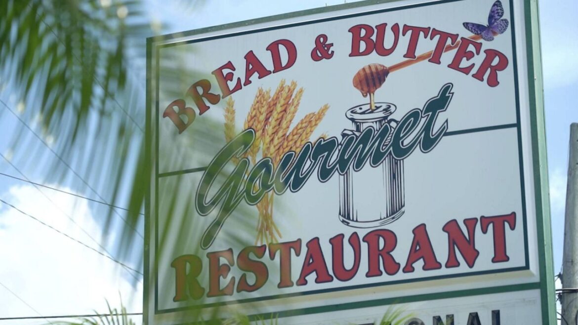 Bay area residents say goodbye to Tarpon Springs restaurant