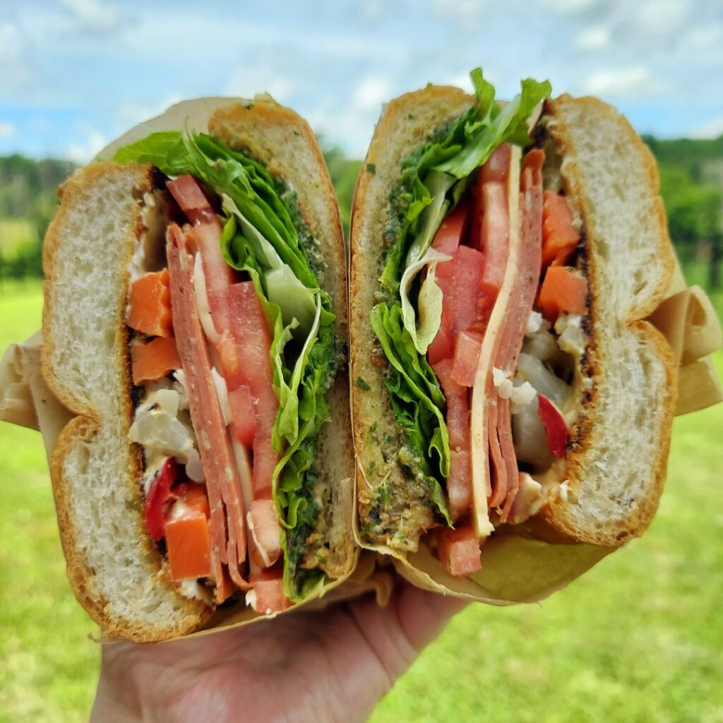 An Italian 🇮🇹 on a torta 🇲🇽