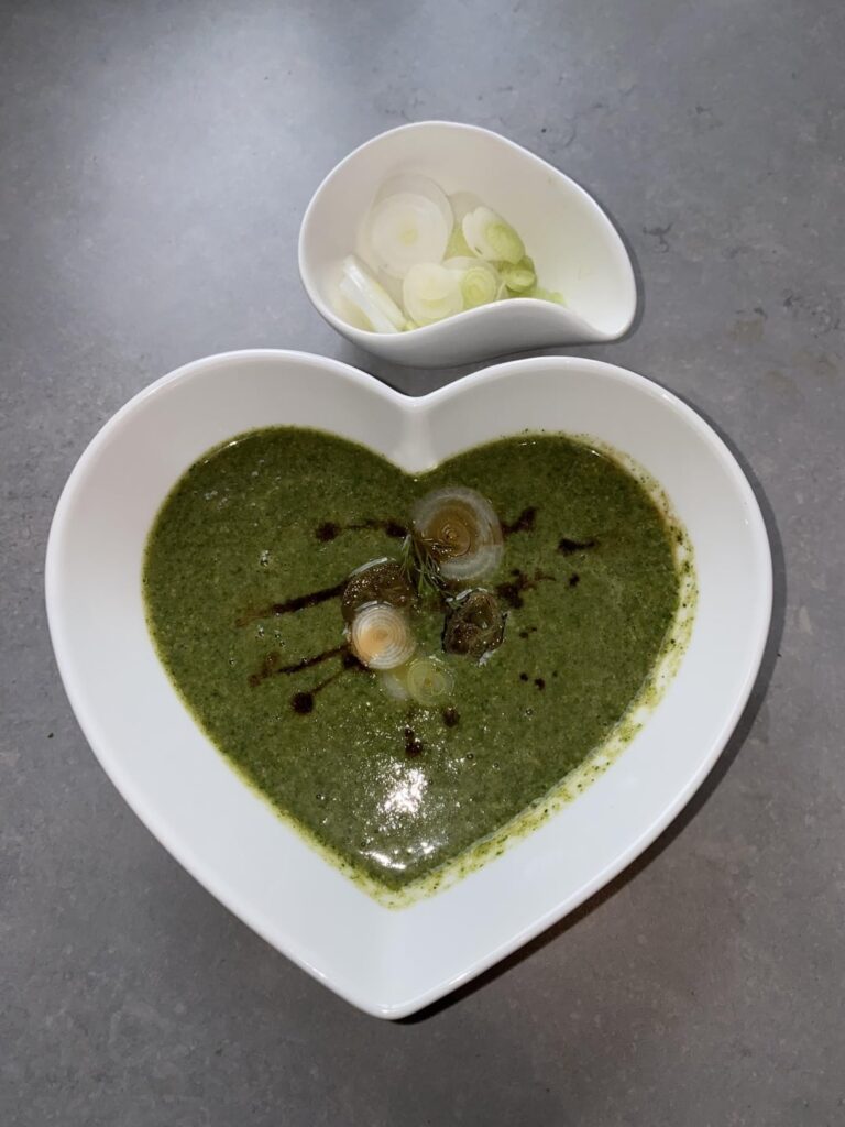 Absolutely love this ‘Edamame, Spinach, Lemon & Dill Bisque’ Soup recipe from DR Greger’s new ‘How not to Age’ cookbook.