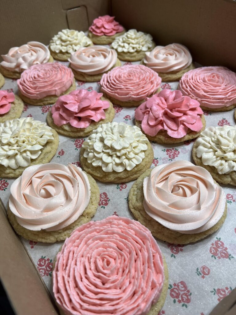 Floral cookies order 🌸🌺