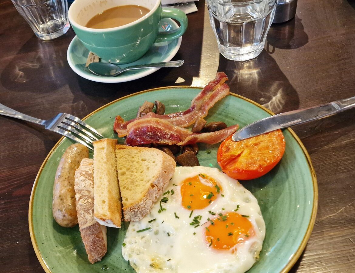 Bill's at London Bridge, £10 inc coffee