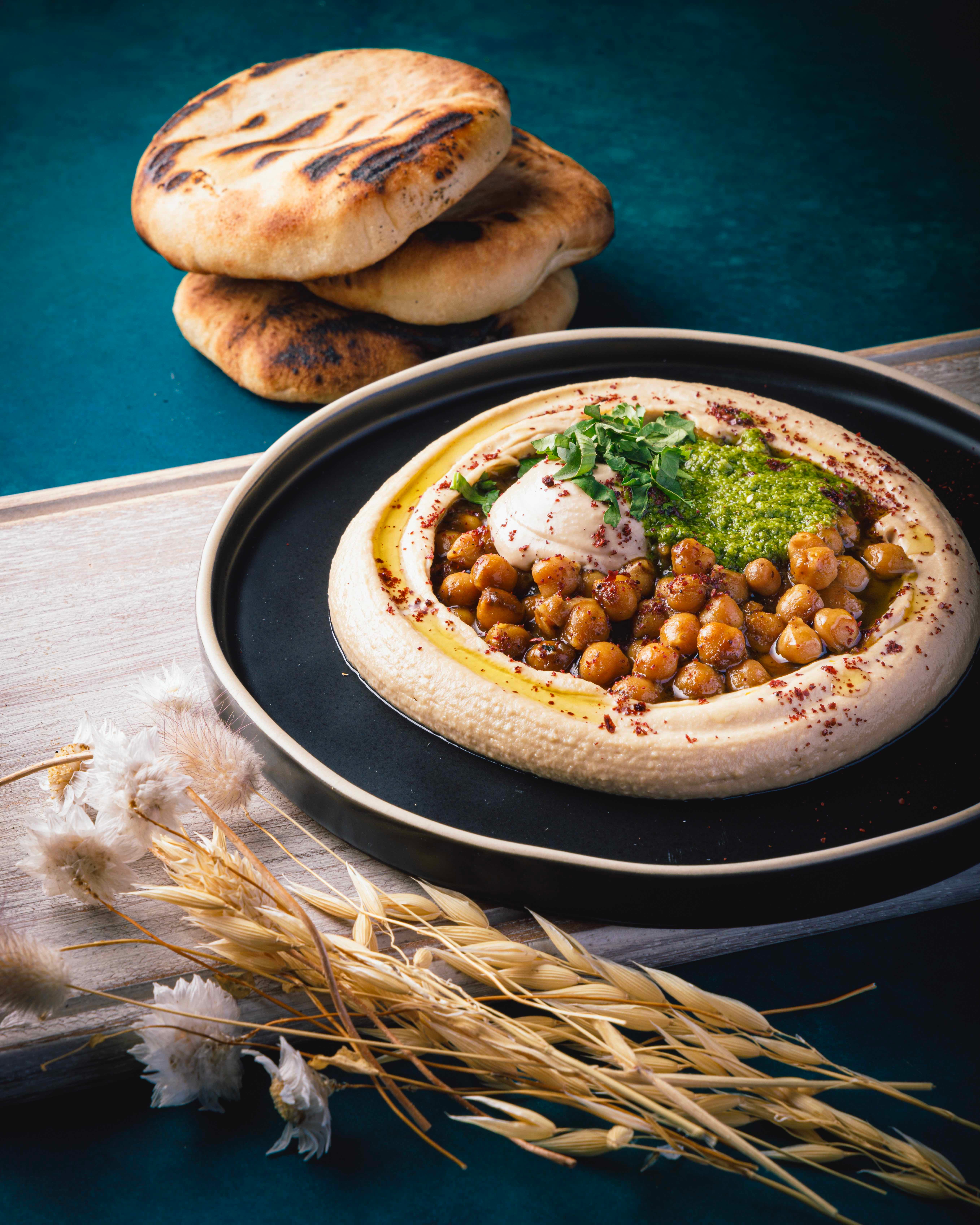 Classic chickpea hummus – creamy, simple and made for scooping