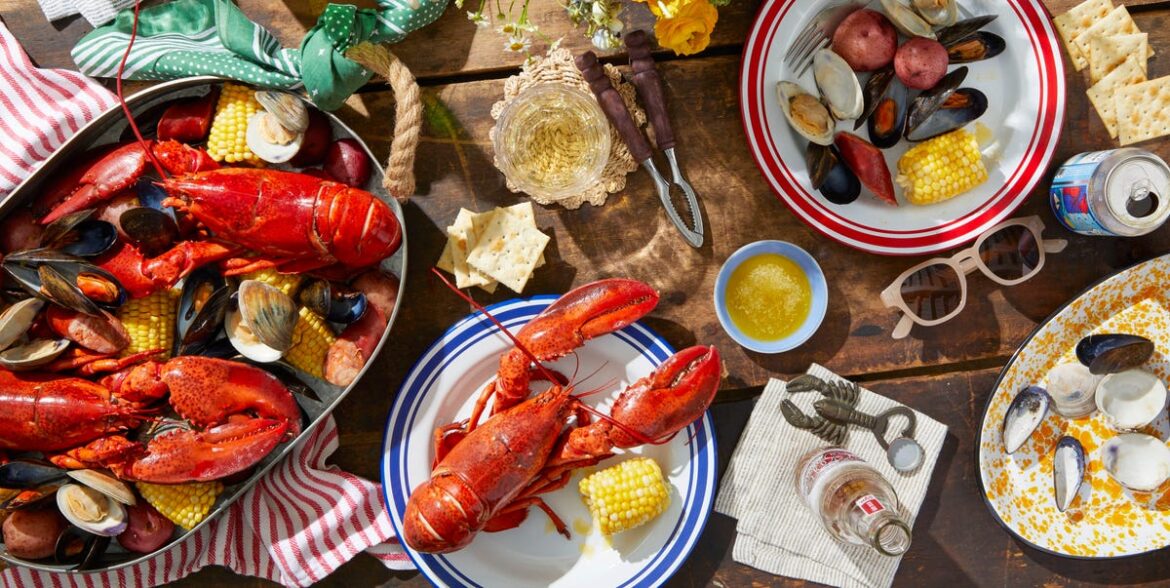 How to Make a Stovetop Lobster Boil