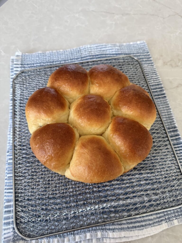 i made raisin buns for my mam!