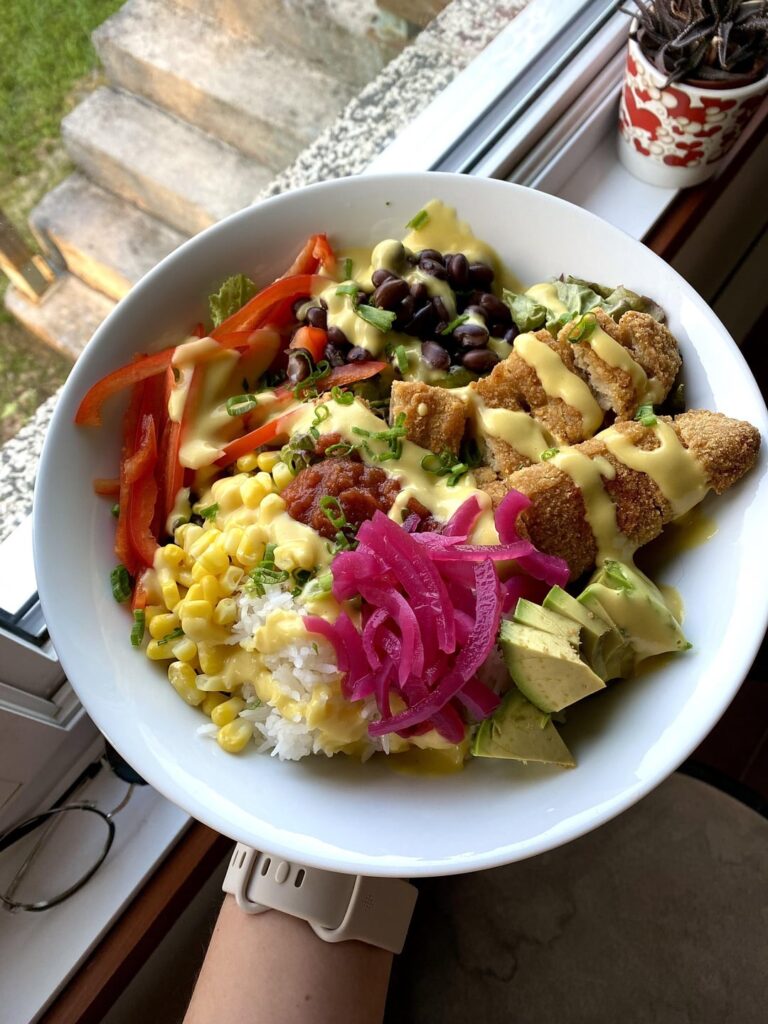 Mexican bowl with « cheesy » sauce. It. Was. BOMB!