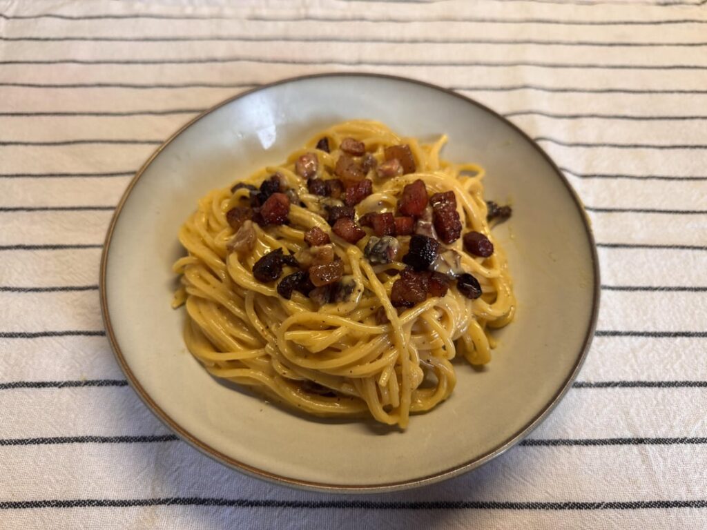 Guess what – another bloody carbonara! (yes, I ken ye’re sick o’ it) Guess what - another bloody carbonara! (yes, I ken ye're sick o' it)