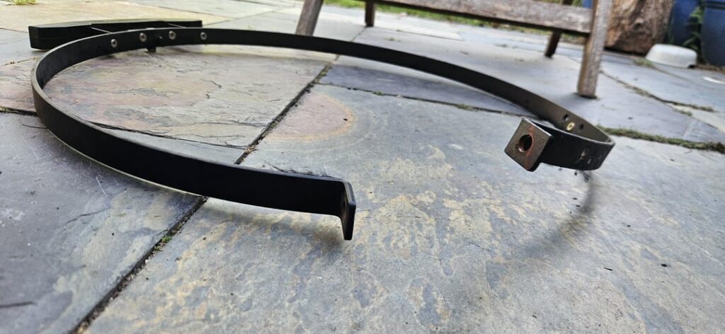 Lid ring came off and ceramics broke. Lid ring came off and ceramics broke.