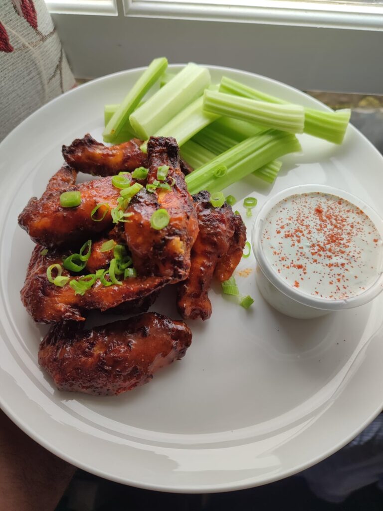 Buffalo wings and blue cheese dip