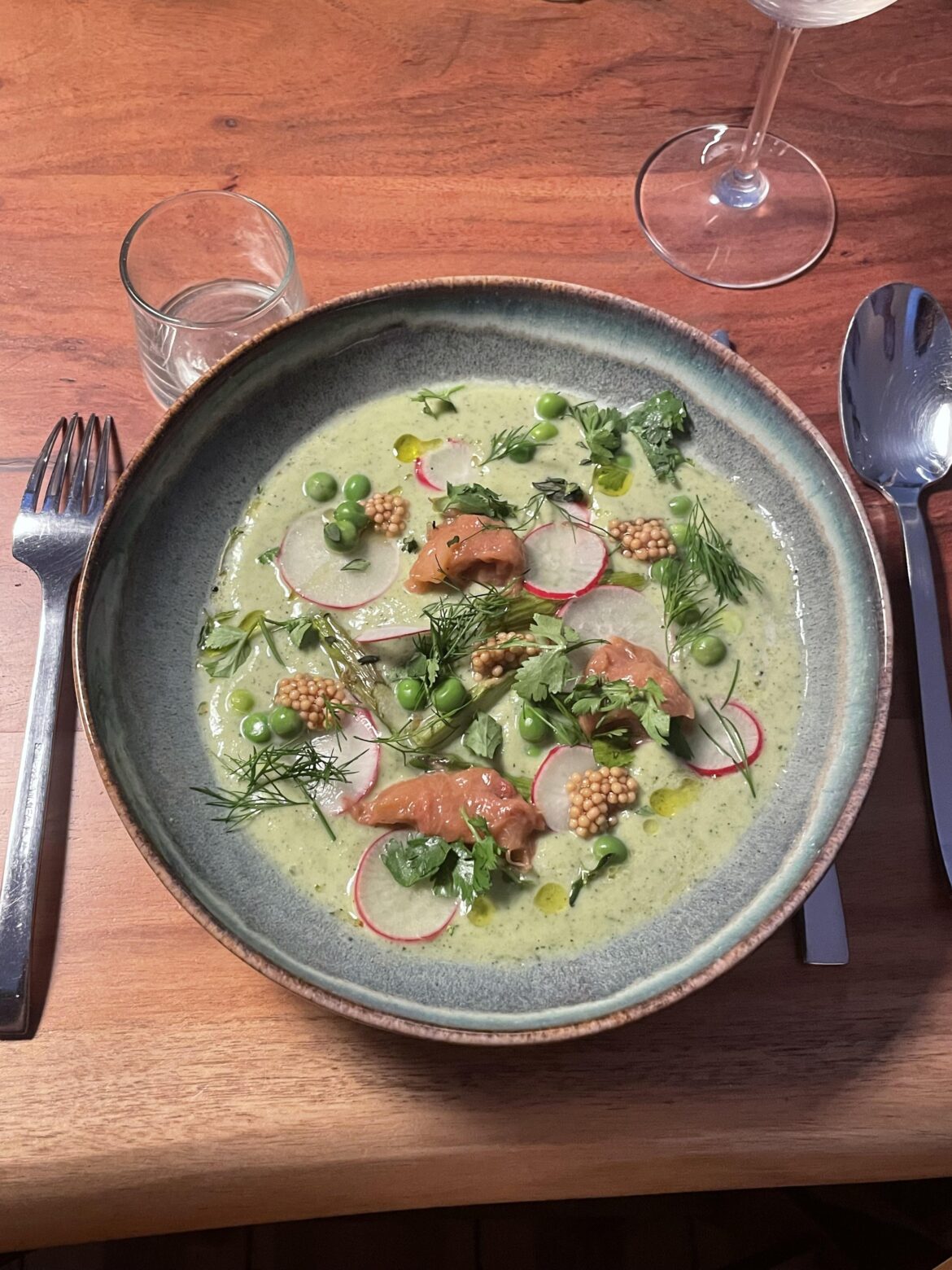 Creamy pea purée with fish