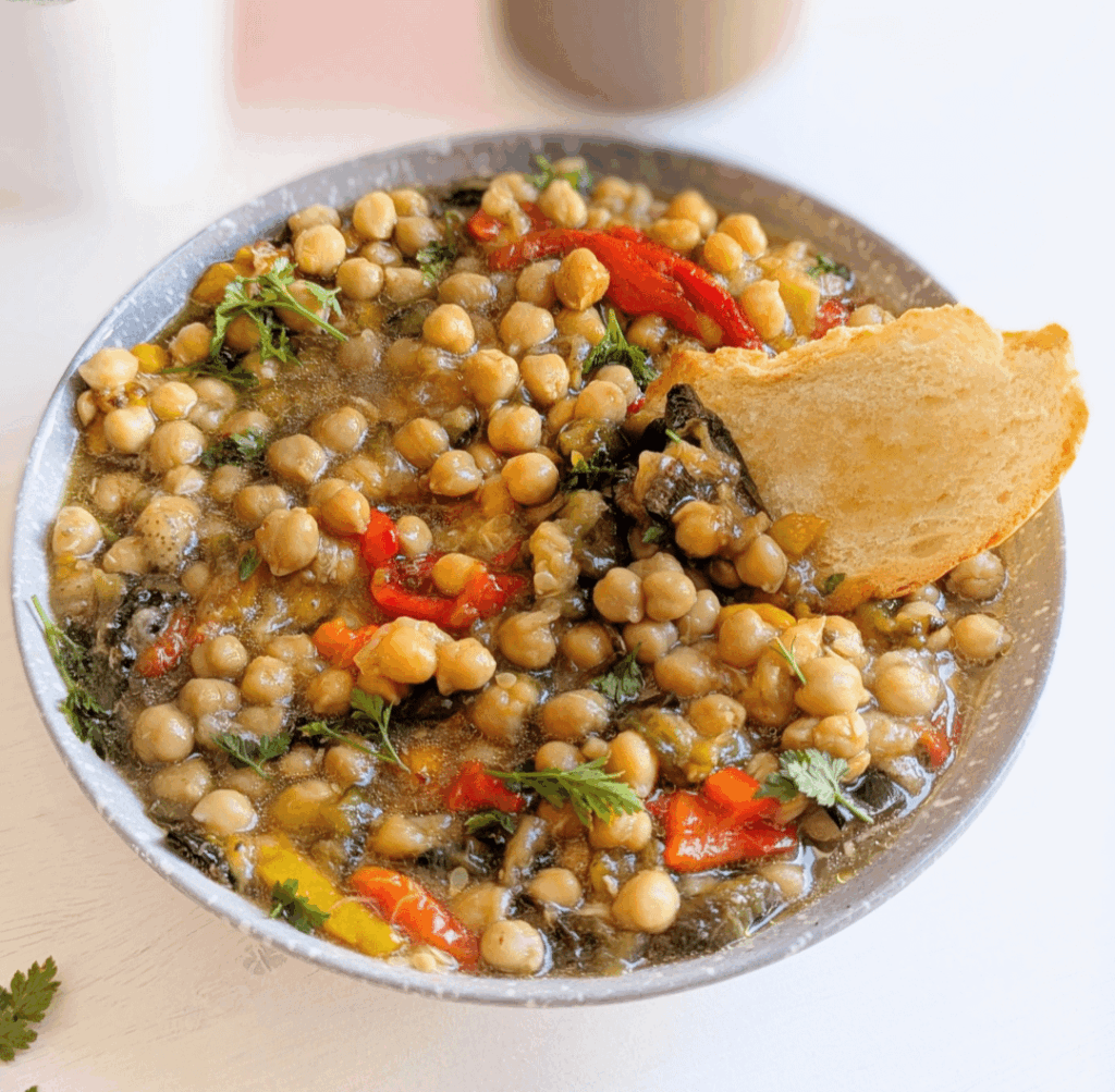 🌱 Easy Mediterranean Chickpea Salad with Roasted Veggies – Plant-Based & Oven-Friendly