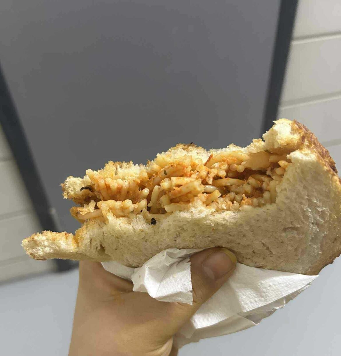Spaghetti sandwich