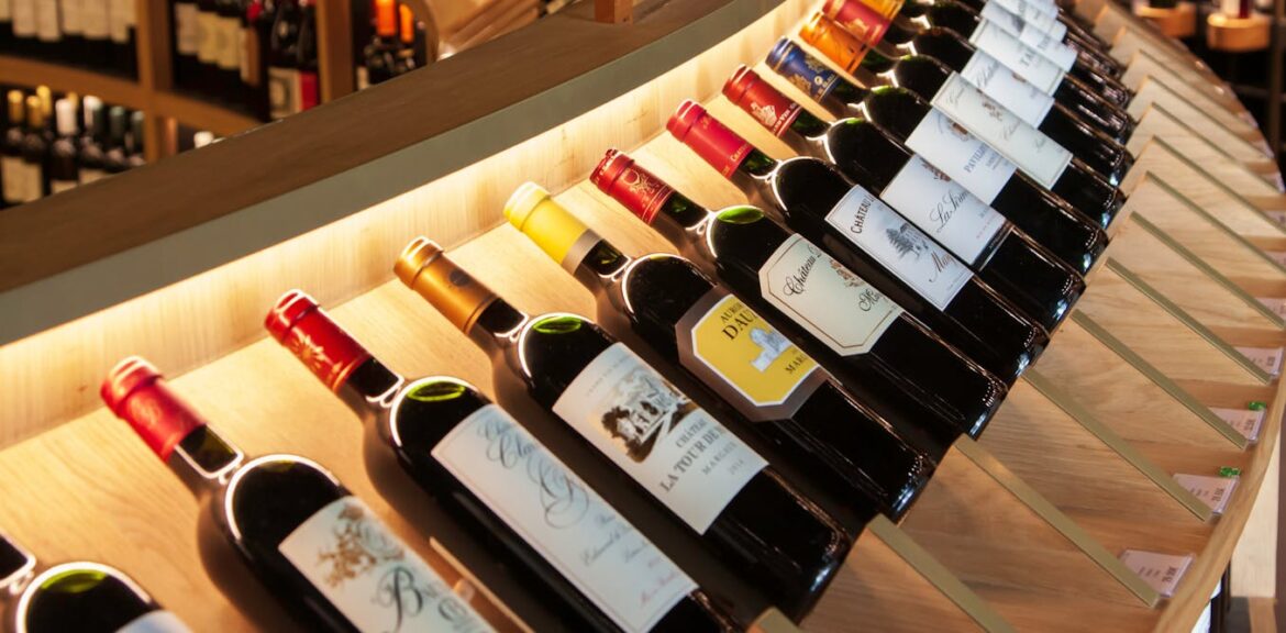 How Bordeaux wine estates price their bottles How Bordeaux wine estates price their bottles