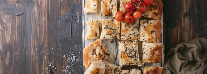 seasoned focaccia bread