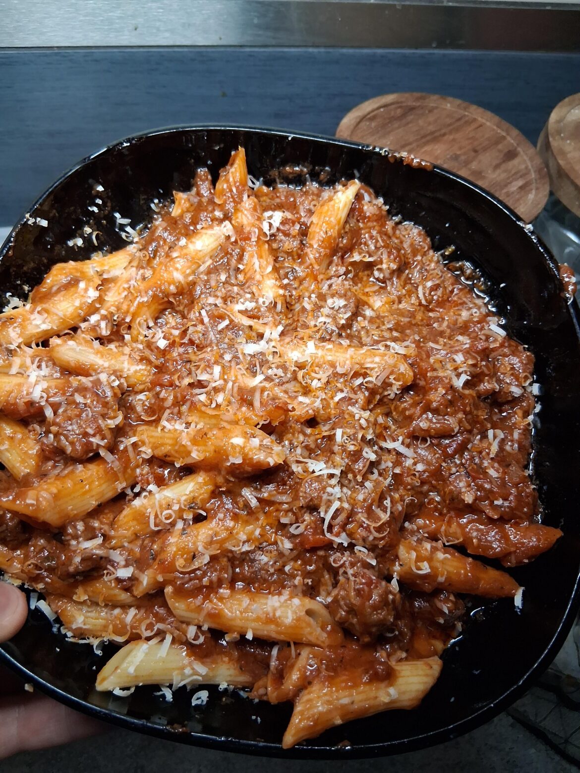 Tomato sauce with beef, red wine, balsamic, onions garlic.