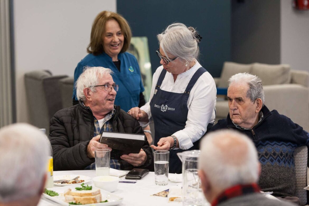 ‘It smelled like home’: Melbourne seniors cook with Kathy Tsaples in new Greek food program 'It smelled like home': Melbourne seniors cook with Kathy Tsaples in new Greek food program