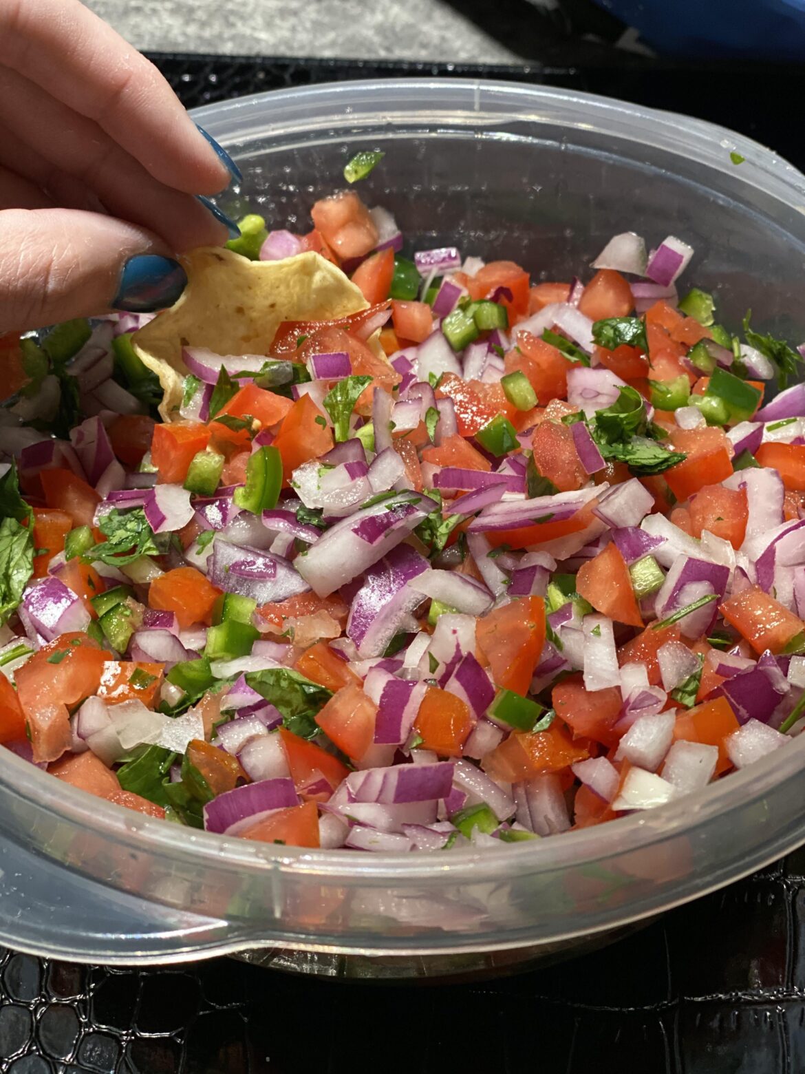 This is how an onion lover does pico