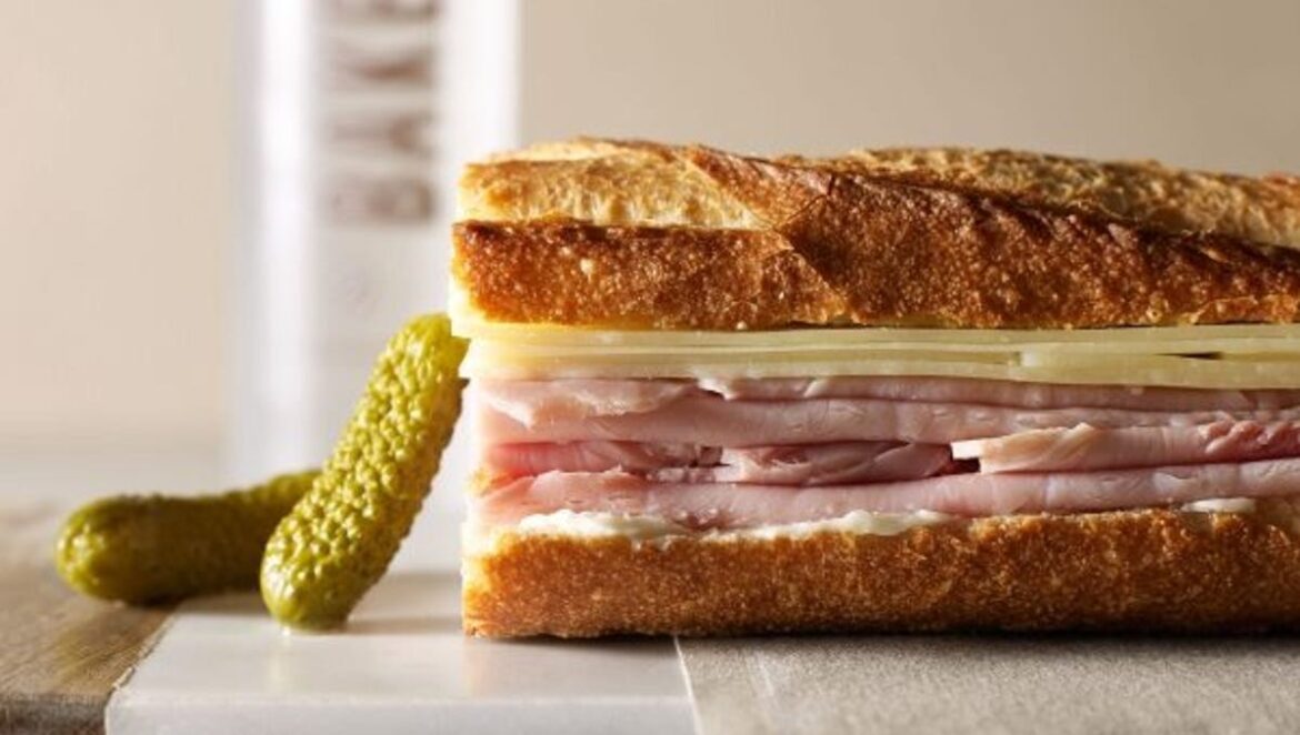 Pack pickled peppers and other fun foods for your picnic Pack pickled peppers and other fun foods for your picnic