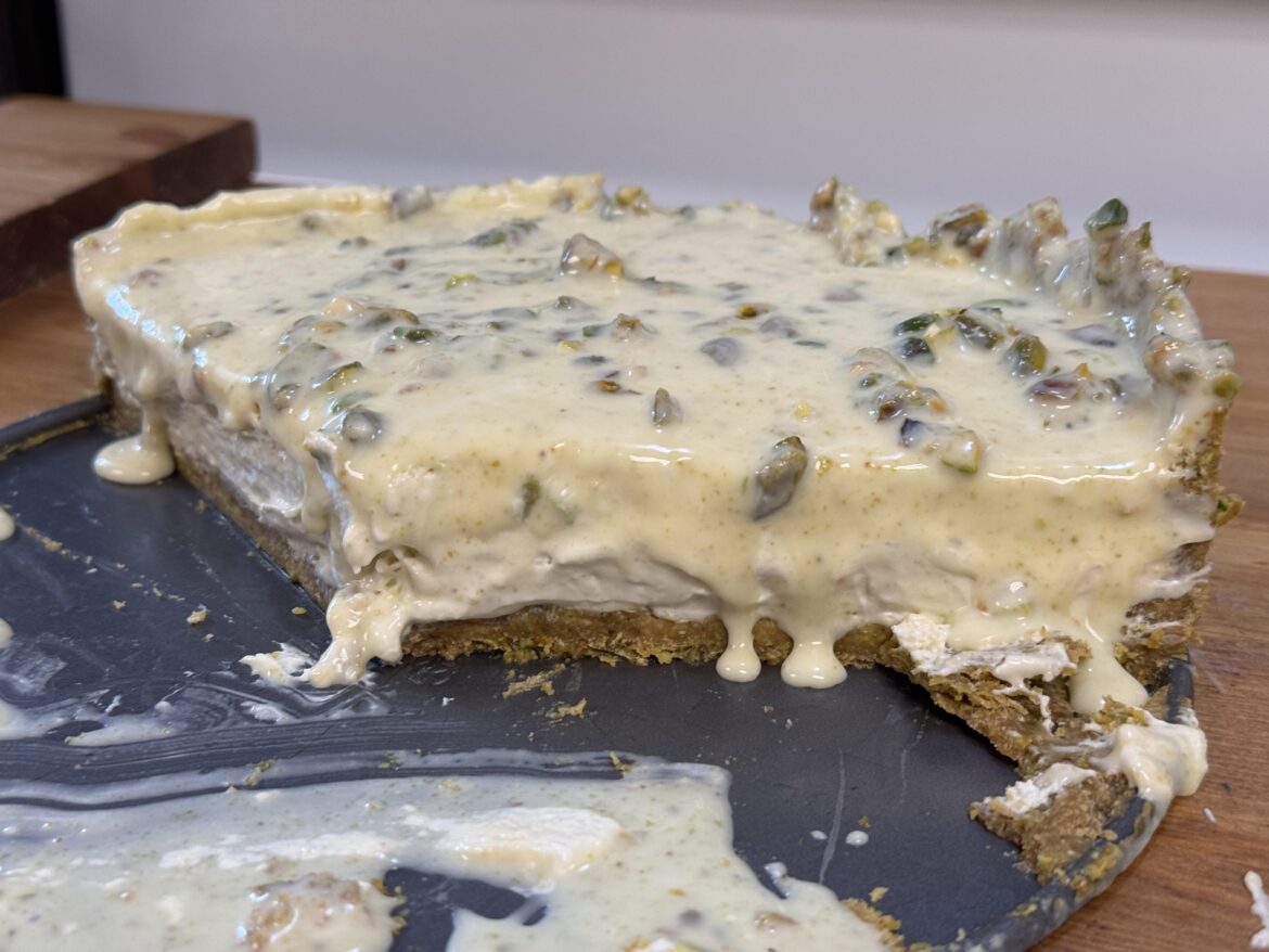 Pistachio cheesecake