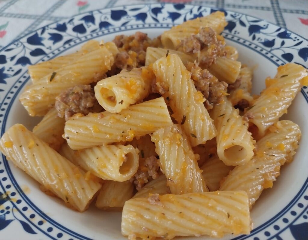 Tortiglioni al ragù