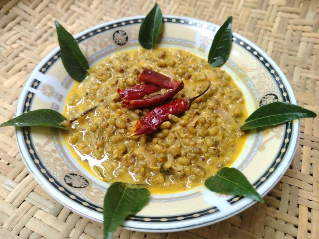 Mung Bean Curry with Spices and Coconut Milk