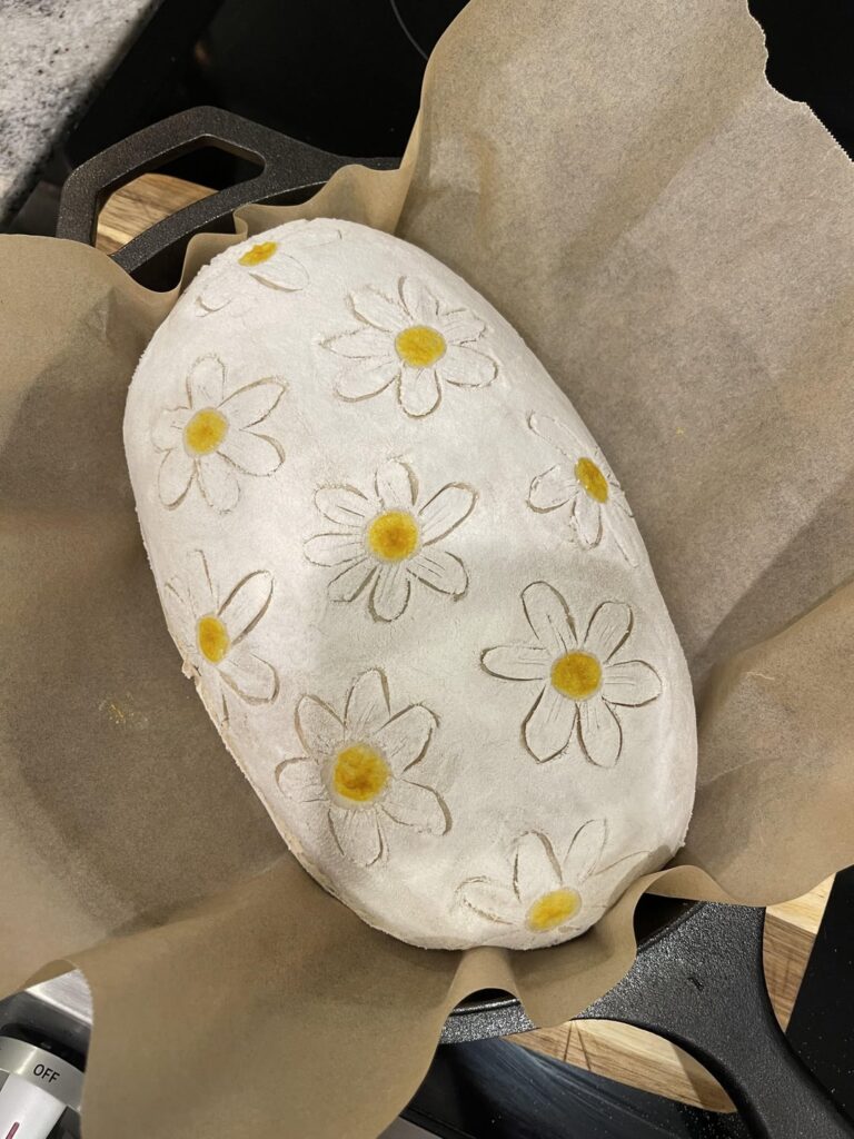 I’d be lying if I said I enjoyed scoring this loaf 😬