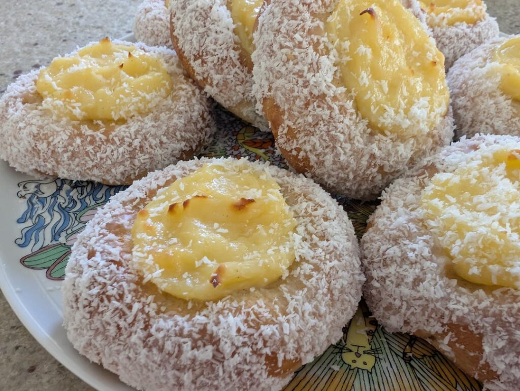 Skolebrød, Norwegian custard filled bun