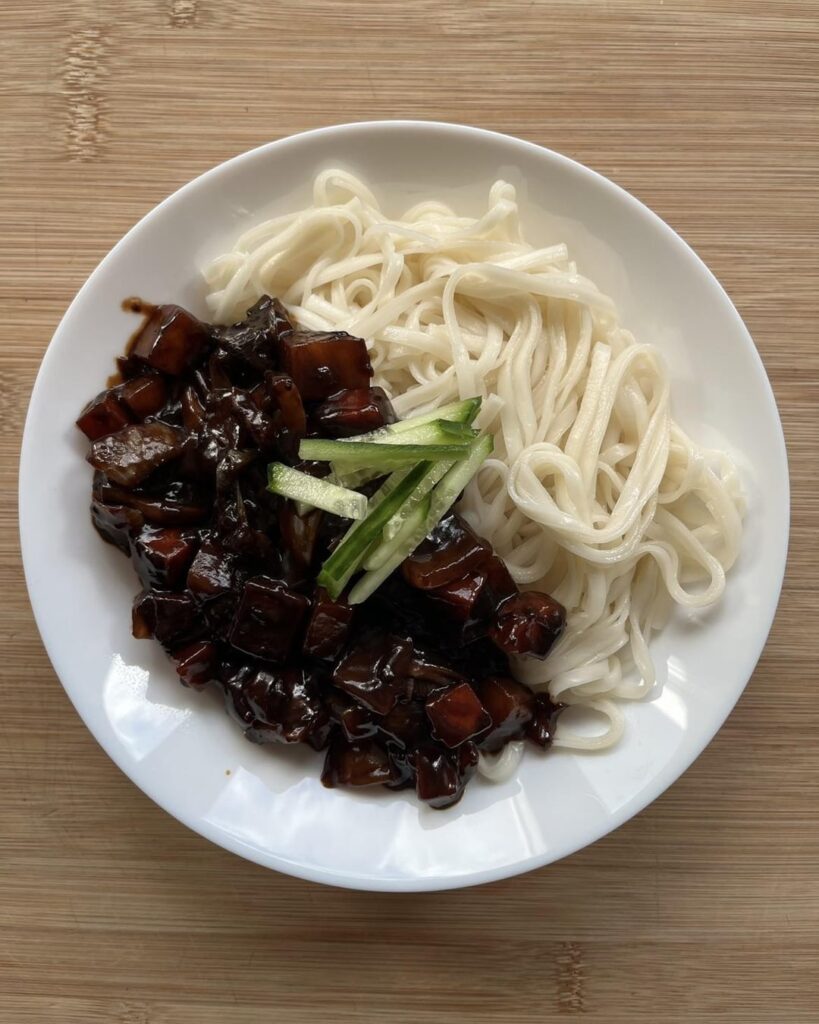 Not the best performance but by far there are the most delicious jjajangmyeon I’ve ever made